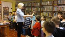 Pasowanie na czytelnika w Filii Bibliotecznej w Leszczydole Nowinach, 